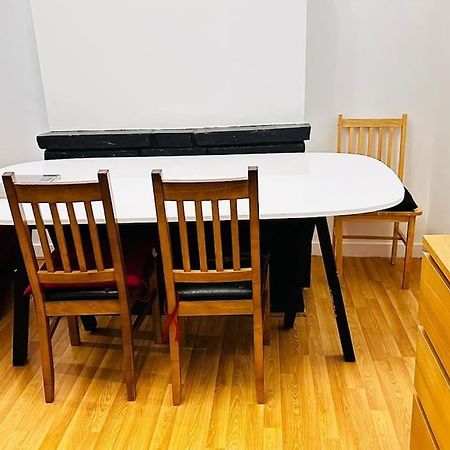 3 Bed House East London Home Екстер'єр фото