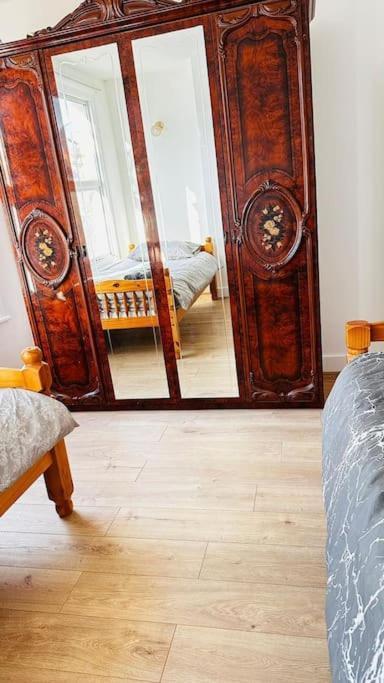 3 Bed House East London Home Екстер'єр фото