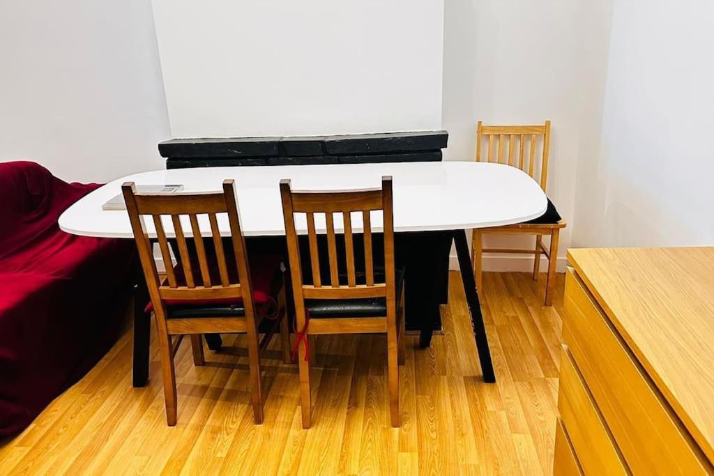 3 Bed House East London Home Екстер'єр фото
