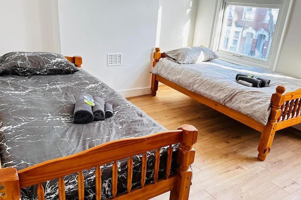 3 Bed House East London Home Екстер'єр фото